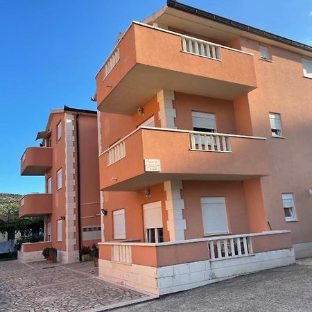 فندق Apartman Jukic مارينا المظهر الخارجي الصورة