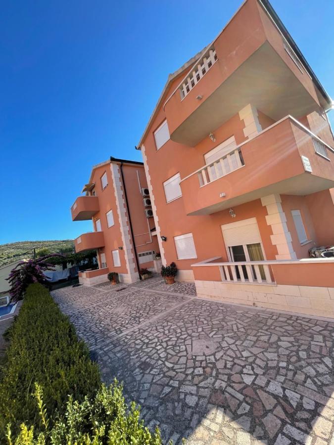 فندق Apartman Jukic مارينا المظهر الخارجي الصورة