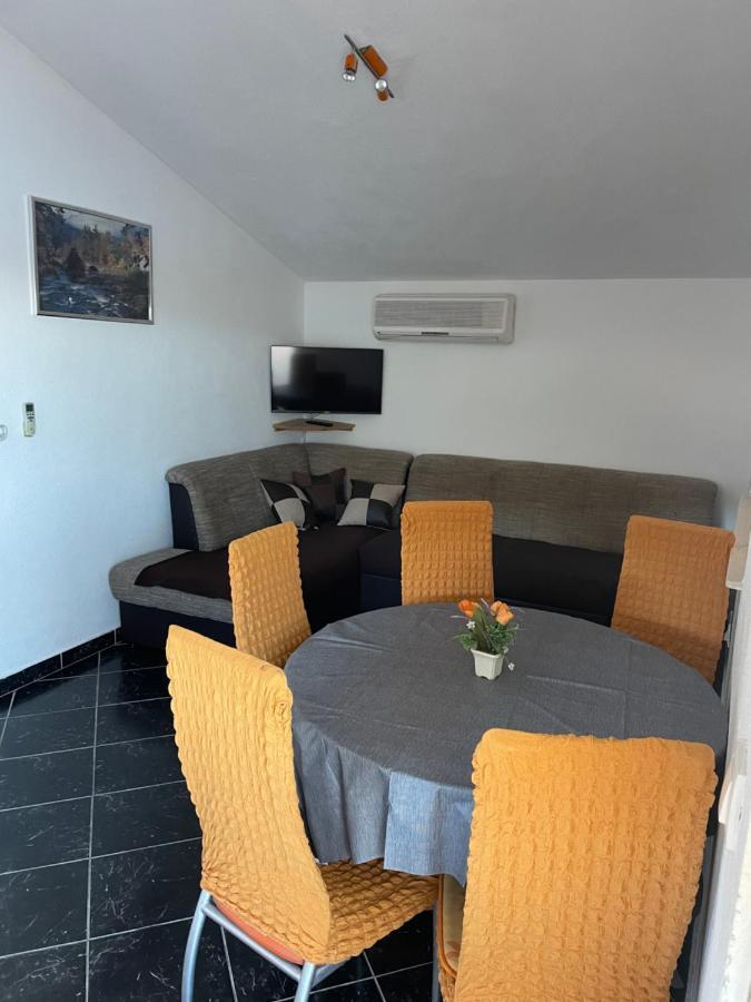 فندق Apartman Jukic مارينا المظهر الخارجي الصورة